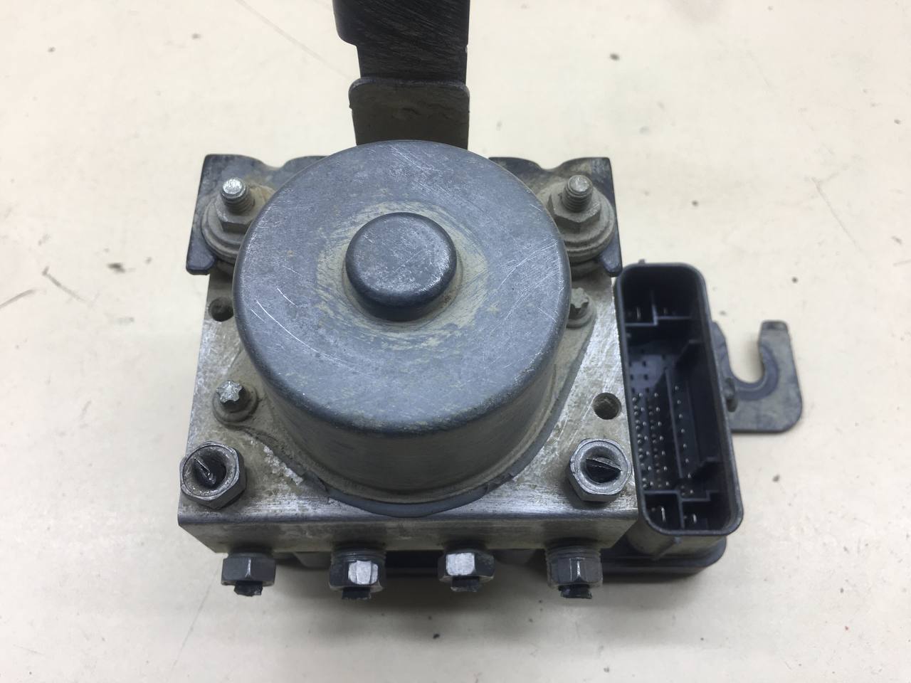 Блок ABS (насос) Renault Duster (HSA, HSM) 2012>
