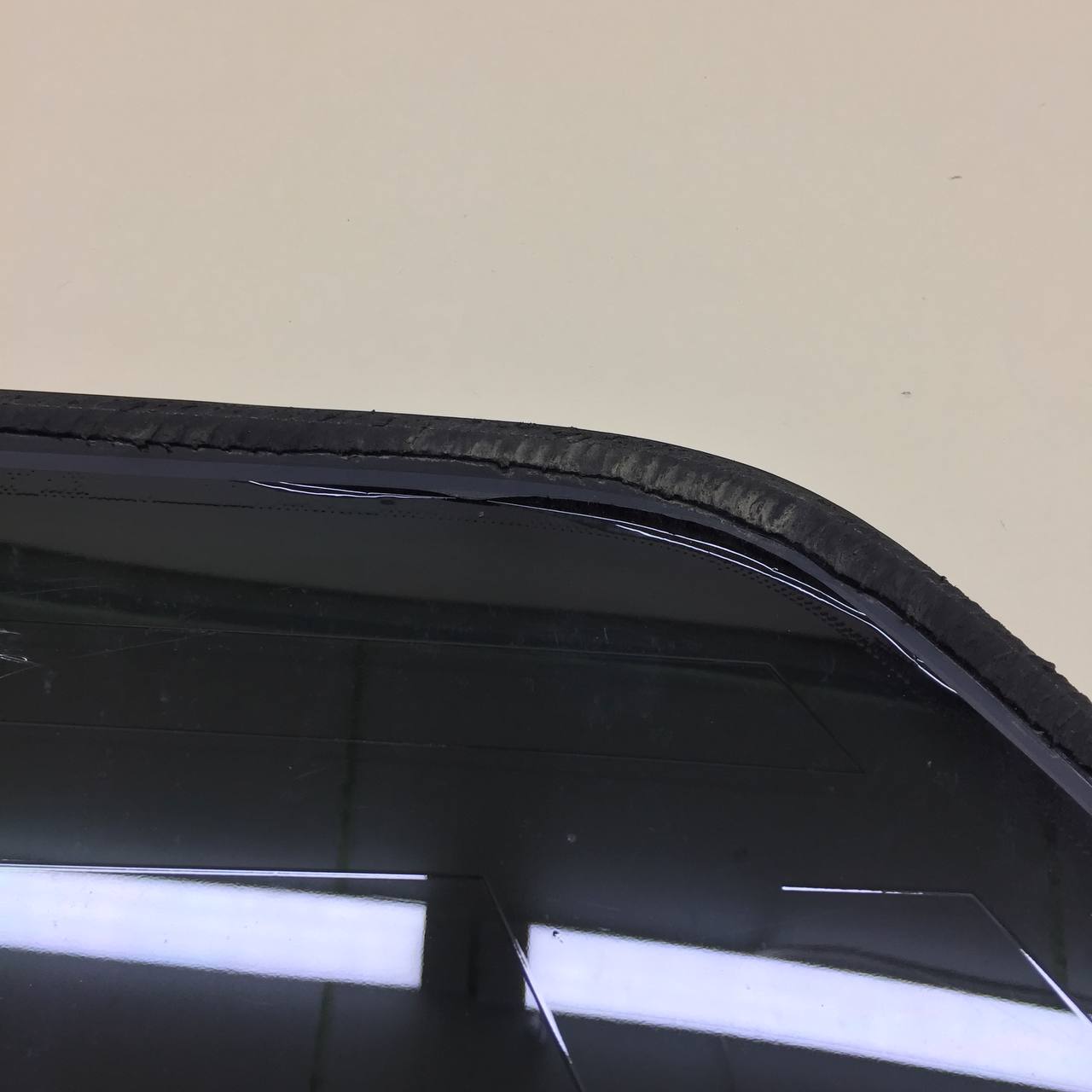 Стекло кузовное глухое правое Audi A4 (B7) 2005-2007