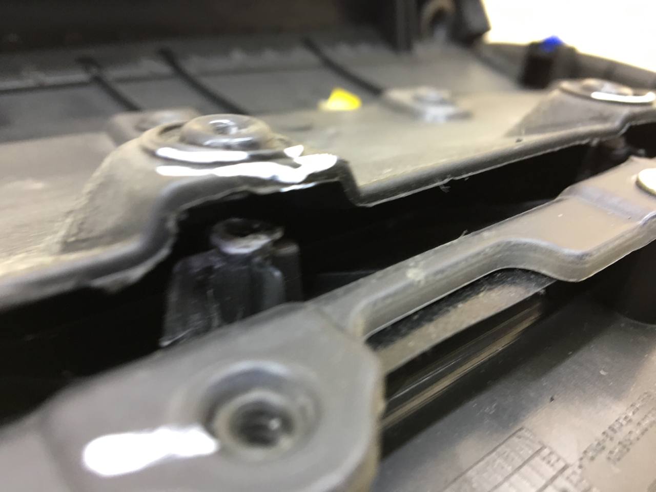 Обшивка двери передней левой Chevrolet Cruze (J300) 2009-2016