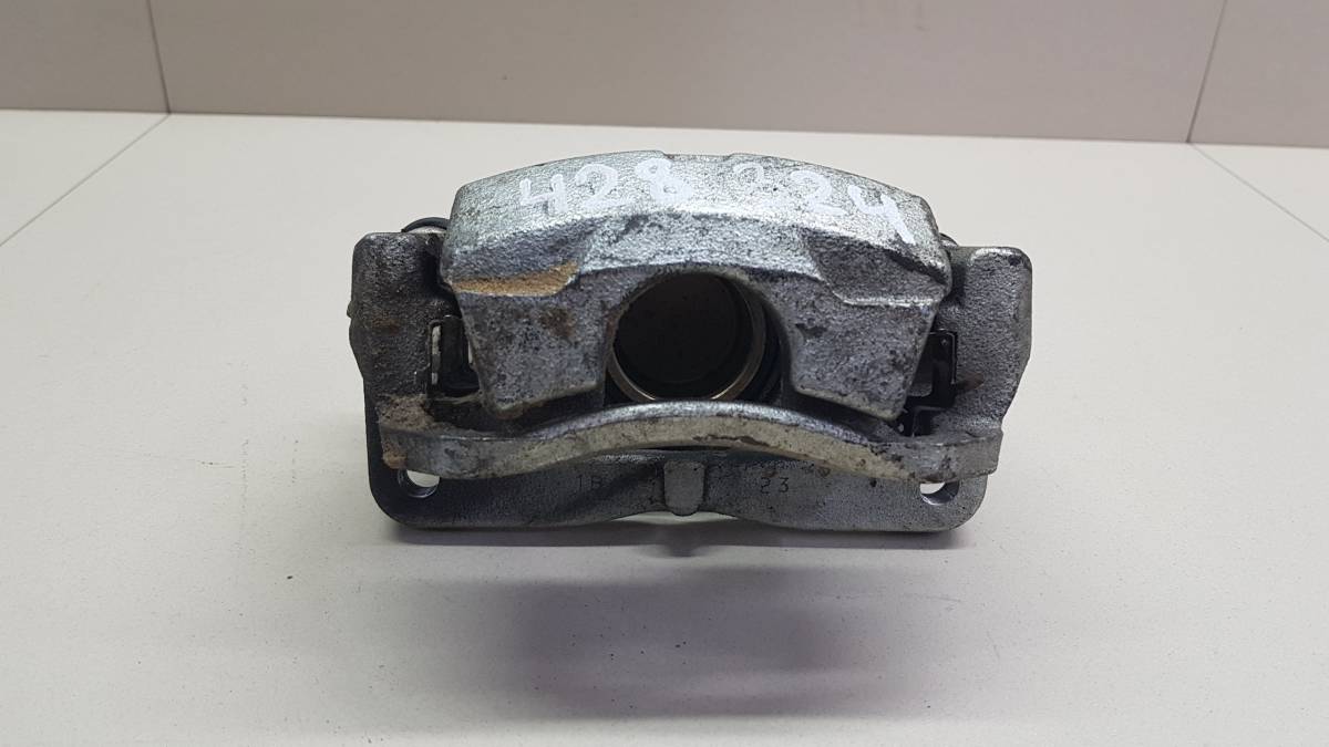 Суппорт передний левый Toyota Vitz (XP130) 2010-2016