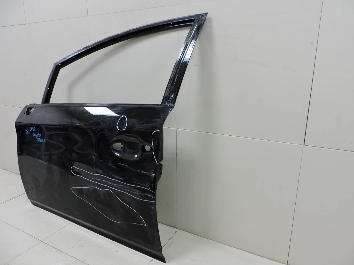 Дверь передняя левая Toyota Prius (W30) 2009-2016