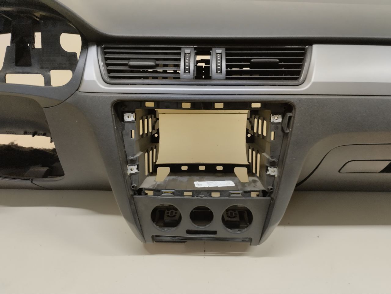 Торпедо Skoda Rapid 2012-2020 Торпедо Skoda Rapid 2012-2020
