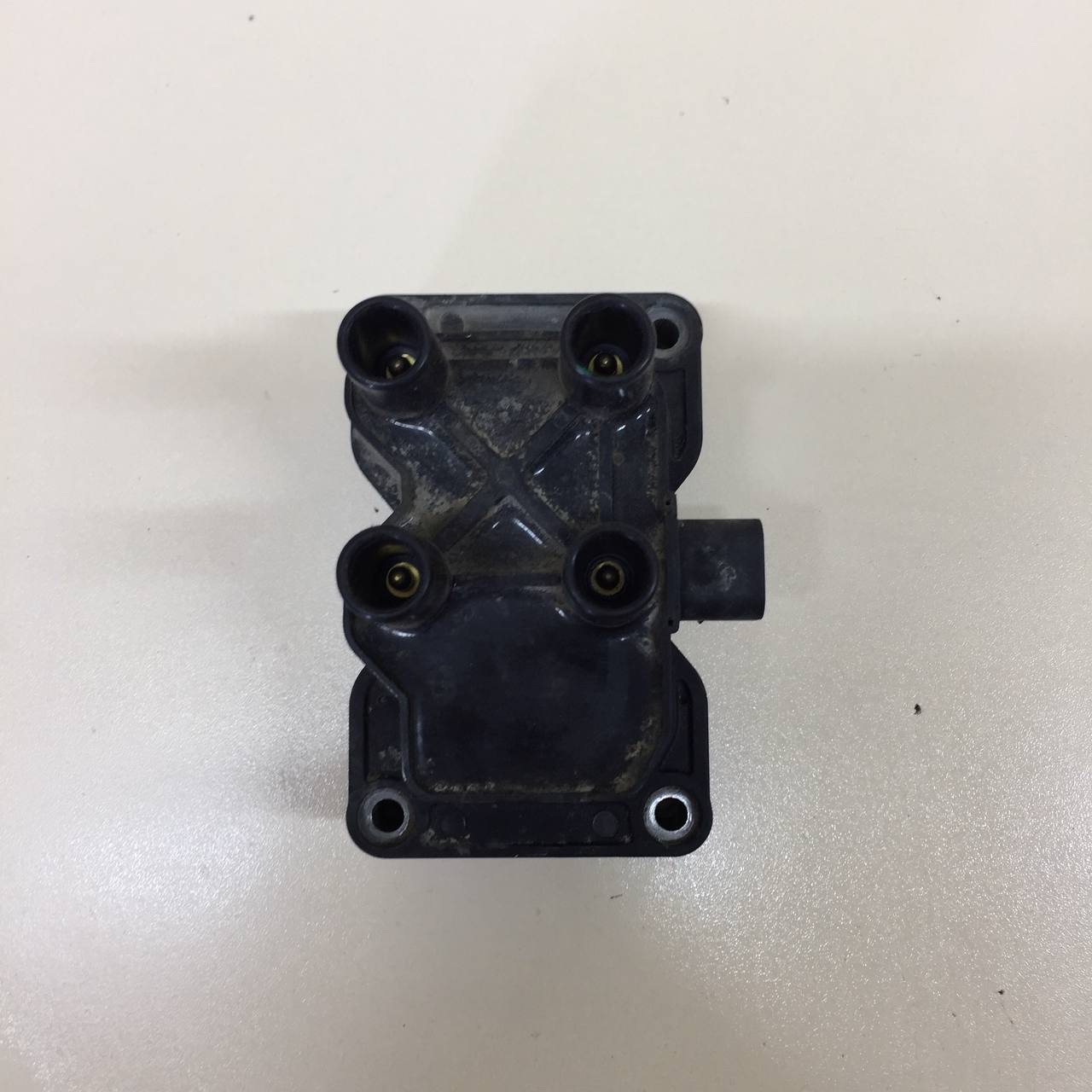 Катушка зажигания Ford Fiesta (MK5) 2002-2008 Катушка зажигания Ford Fiesta (MK5) 2002-2008