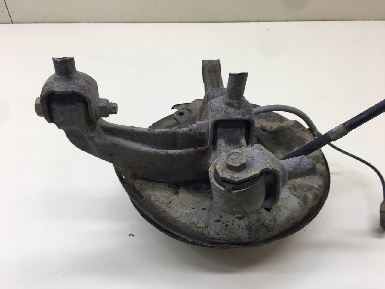 Кулак поворотный задний левый Toyota Camry (V30) 2001-2006 Кулак поворотный задний левый Toyota Camry (V30) 2001-2006