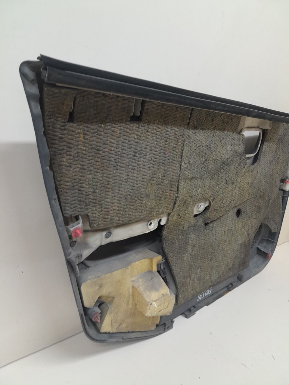 Обшивка двери передней правой Nissan Almera (N16) 2000-2006