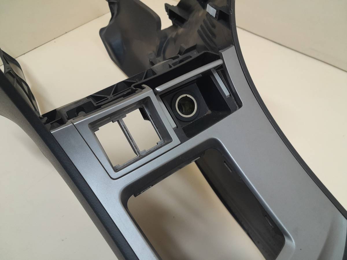 Консоль центральная Mazda Mazda 3 (BL) 2009-2013