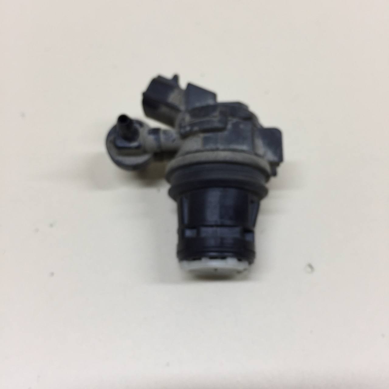 Насос омывателя Toyota Rav 4 (XA40) 2013-2019 Насос омывателя Toyota Rav 4 (XA40) 2013-2019