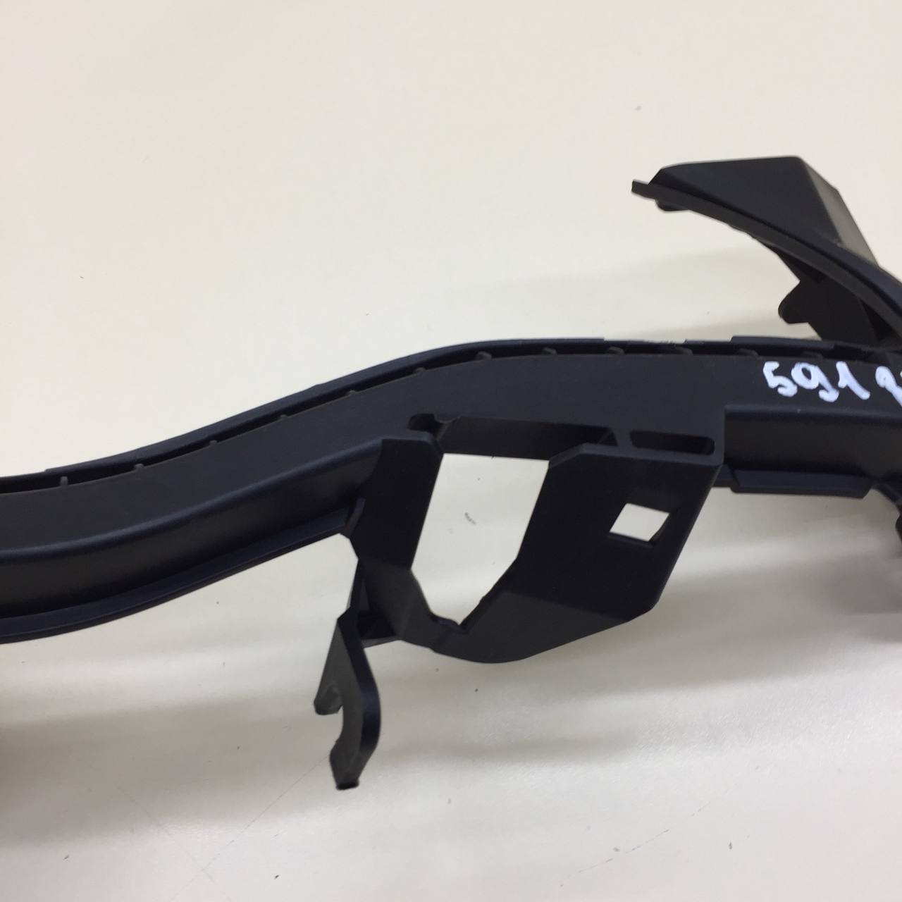 Кронштейн переднего бампера правый Subaru Impreza (GJ/G13) 2011-2014