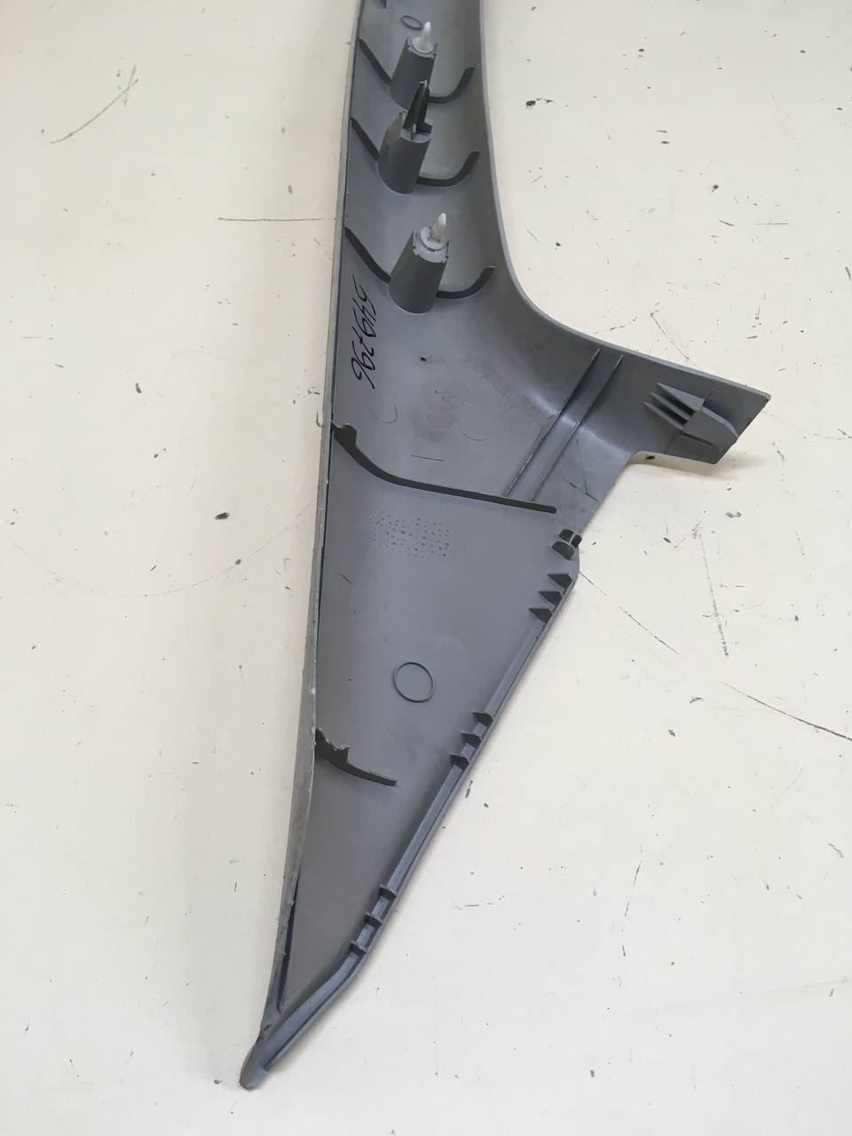 Обшивка стойки Ford Focus 2 (DB) 2008-2011 Обшивка стойки Ford Focus 2 (DB) 2008-2011