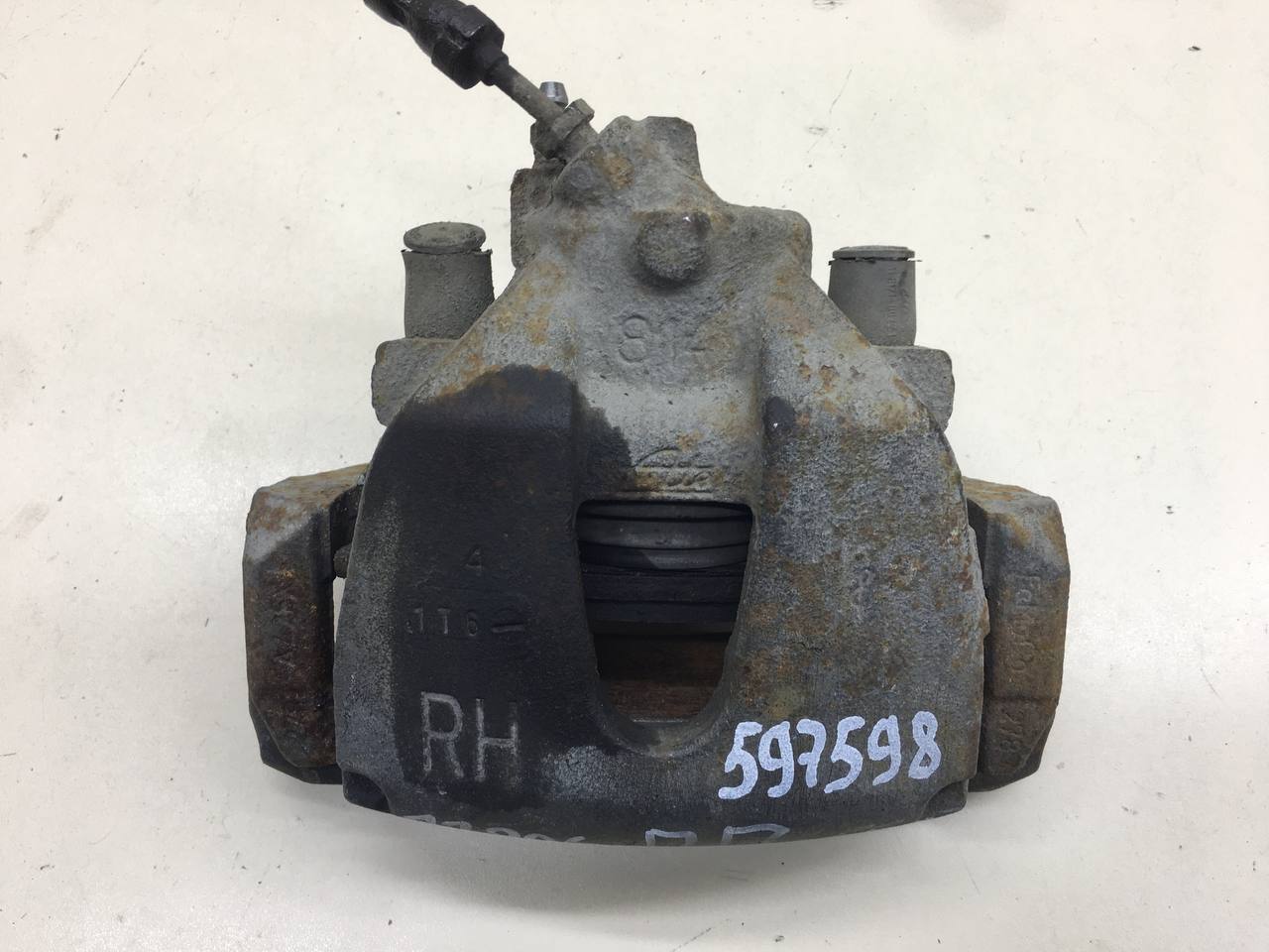 Суппорт передний правый Ford Focus 3 2011>