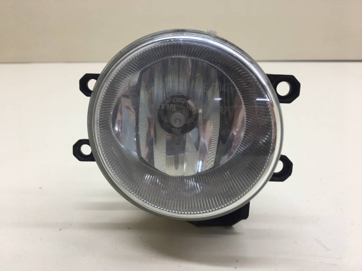 Фара противотуманная правая Toyota Rav 4 (XA40) 2013-2019
