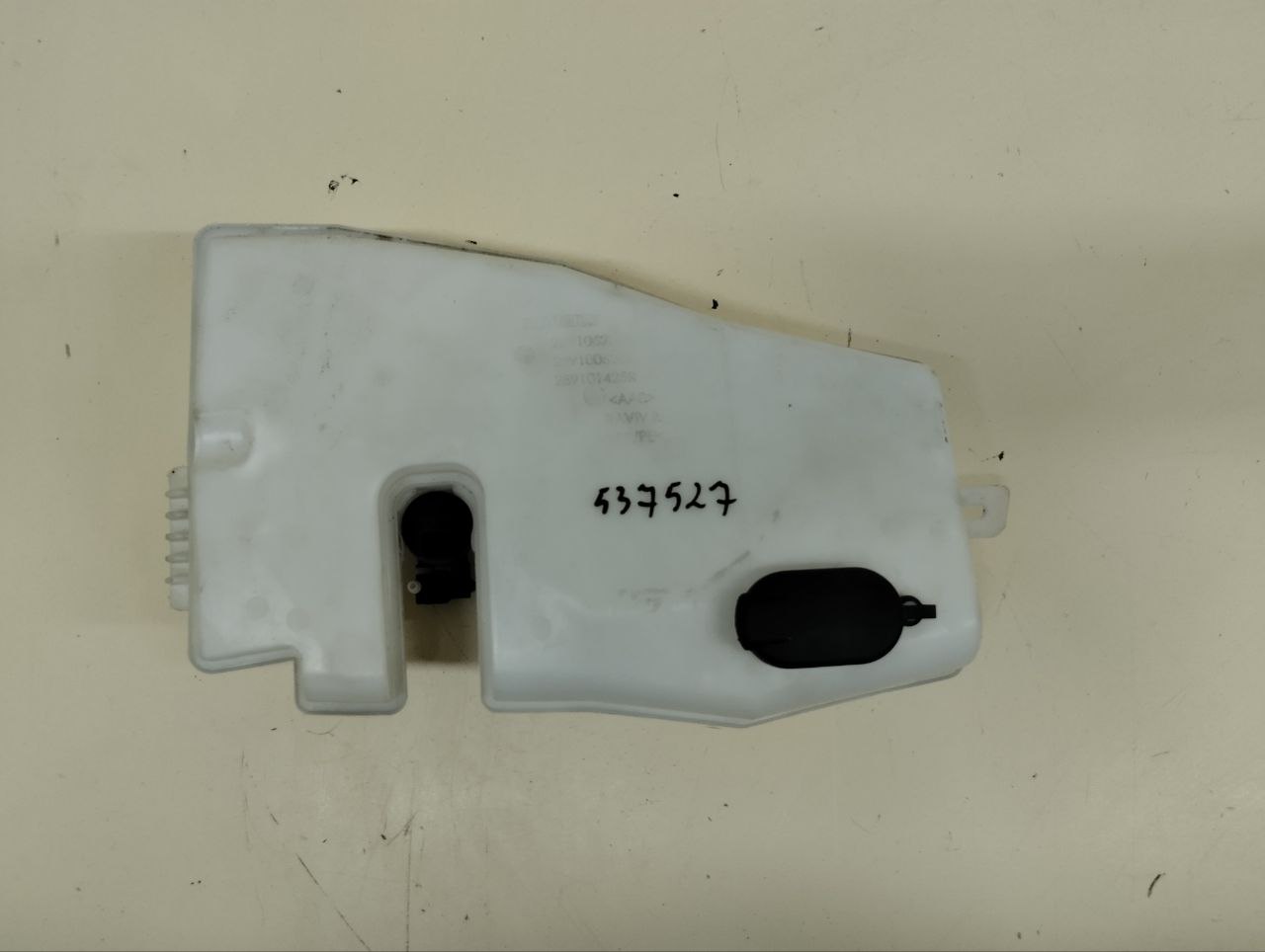 Бачок омывателя Renault Duster (HSA, HSM) 2012> Бачок омывателя Renault Duster (HSA, HSM) 2012>