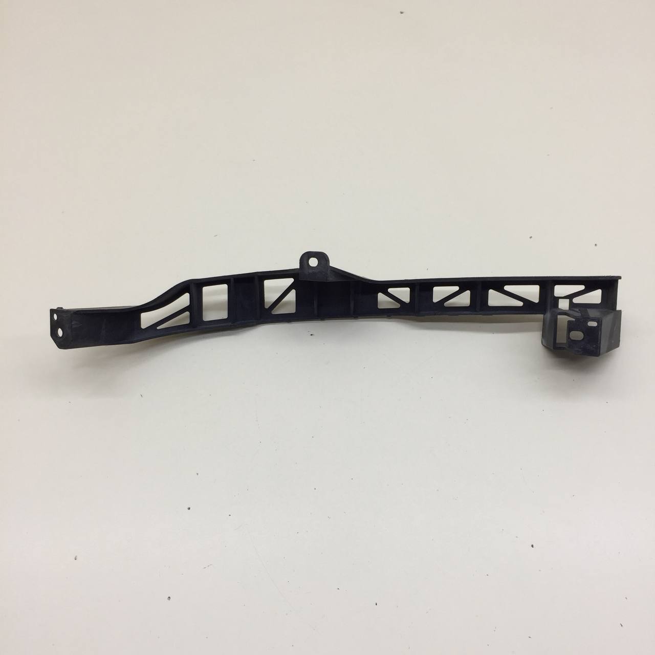 Кронштейн фар правый Mazda Mazda 3 (BK) 2002-2009