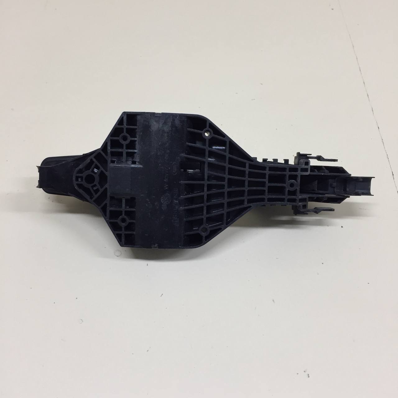 Ручка двери передней наружная правая Jaguar XE (760) 2014-2021 Ручка двери передней наружная правая Jaguar XE (760) 2014-2021