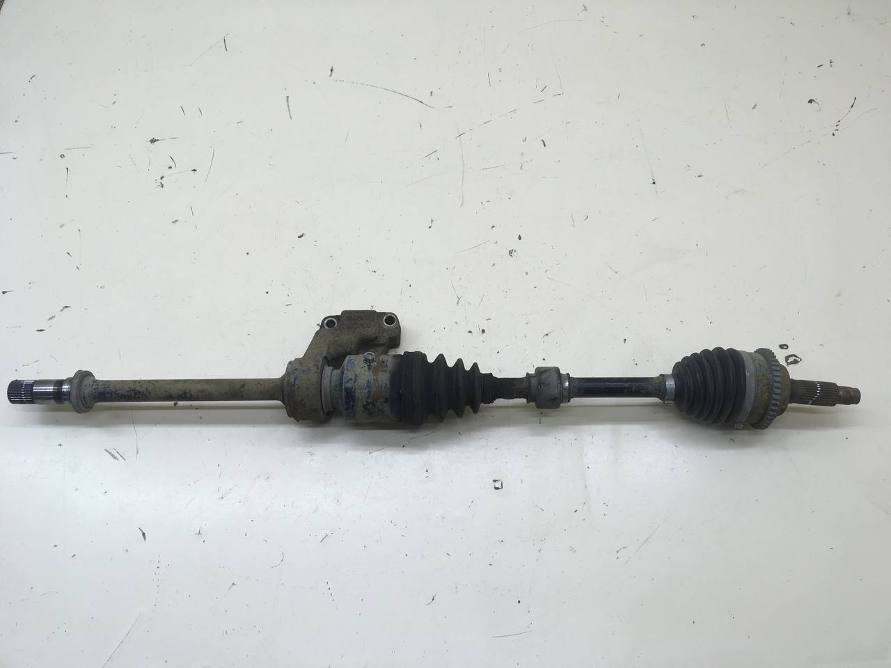 Полуось передняя правая Mazda Mazda 6 (GG) 2002-2007 Полуось передняя правая Mazda Mazda 6 (GG) 2002-2007