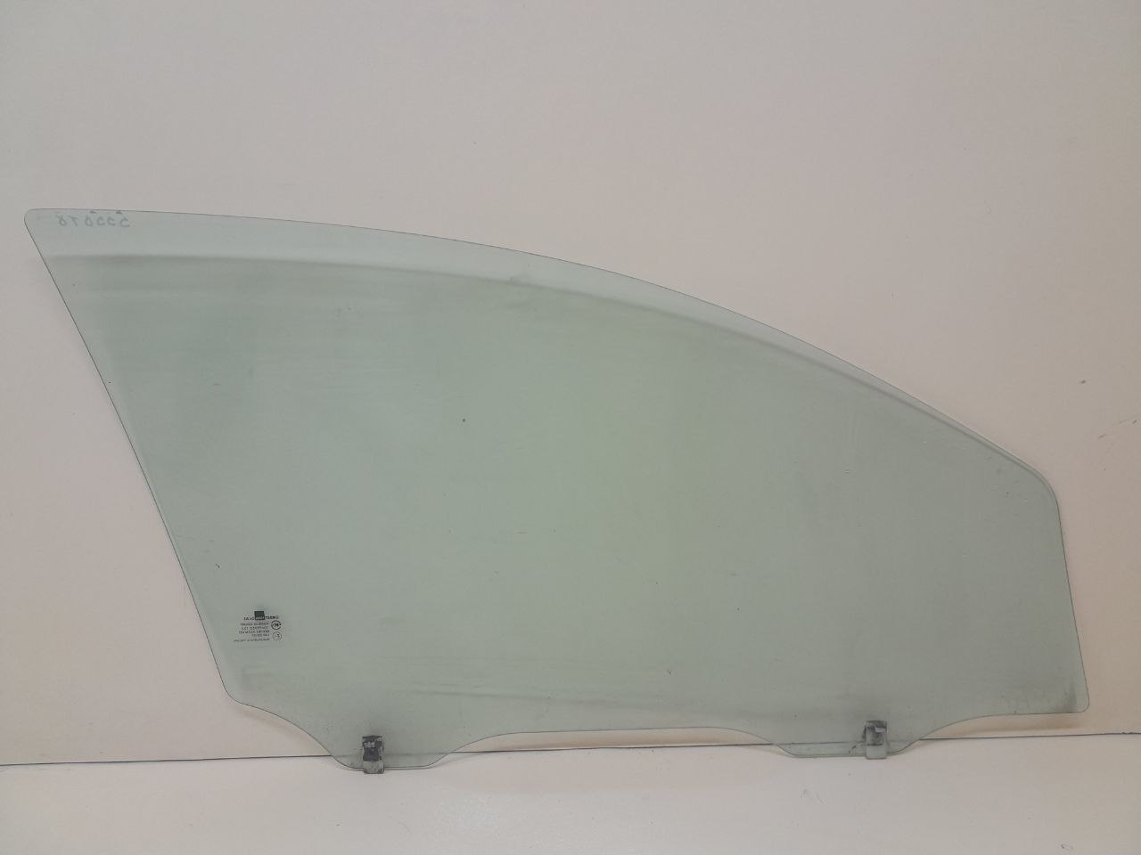 Стекло двери передней левой Chevrolet Aveo T200 2003-2008