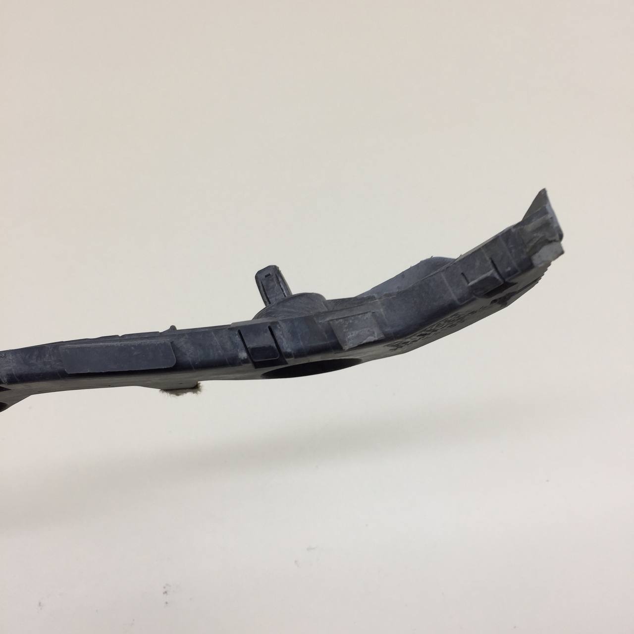 Кронштейн заднего бампера правый Mazda Mazda 6 (GH) 2007-2012