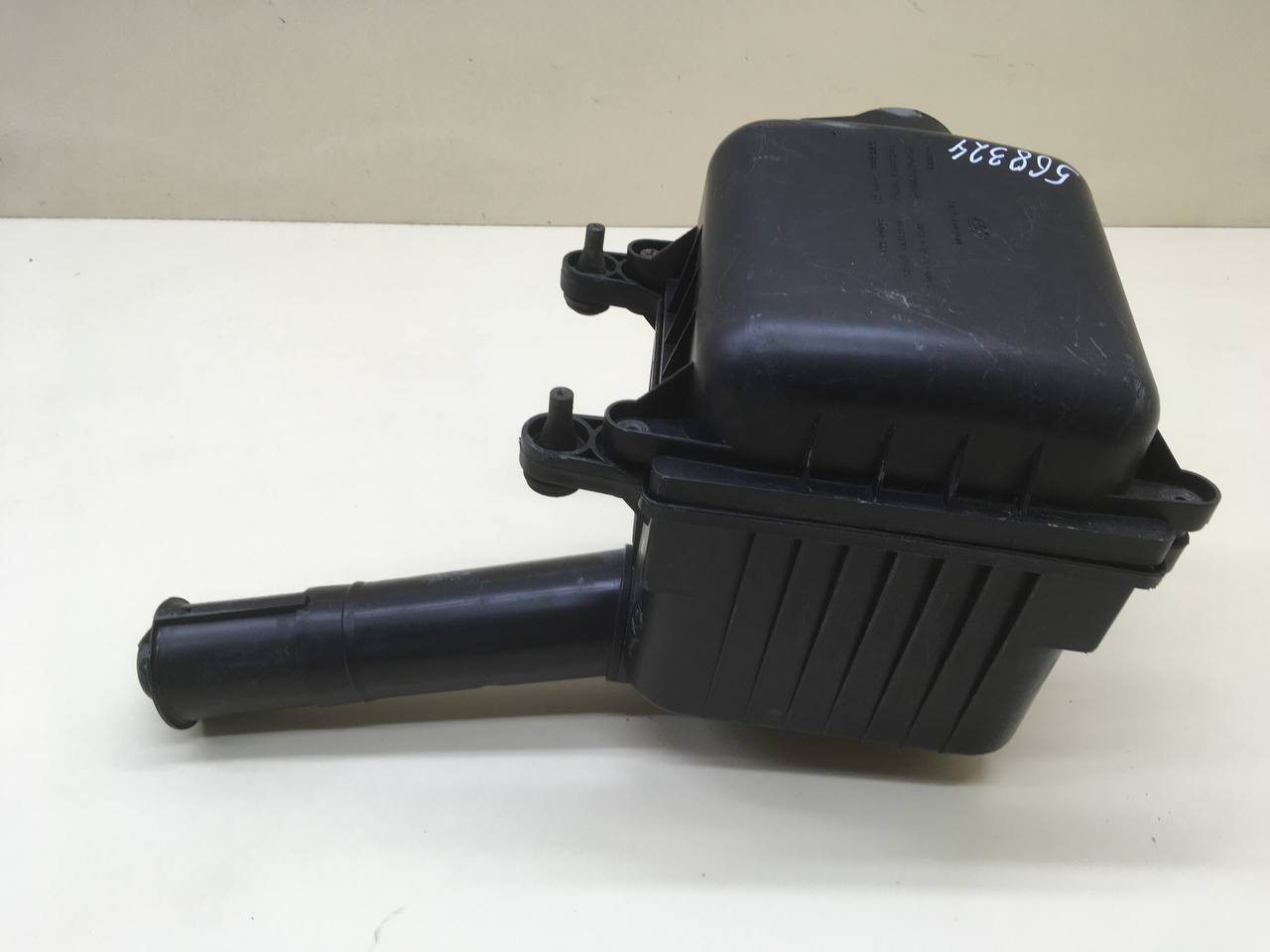 Корпус воздушного фильтра Chevrolet Niva 2002-2009