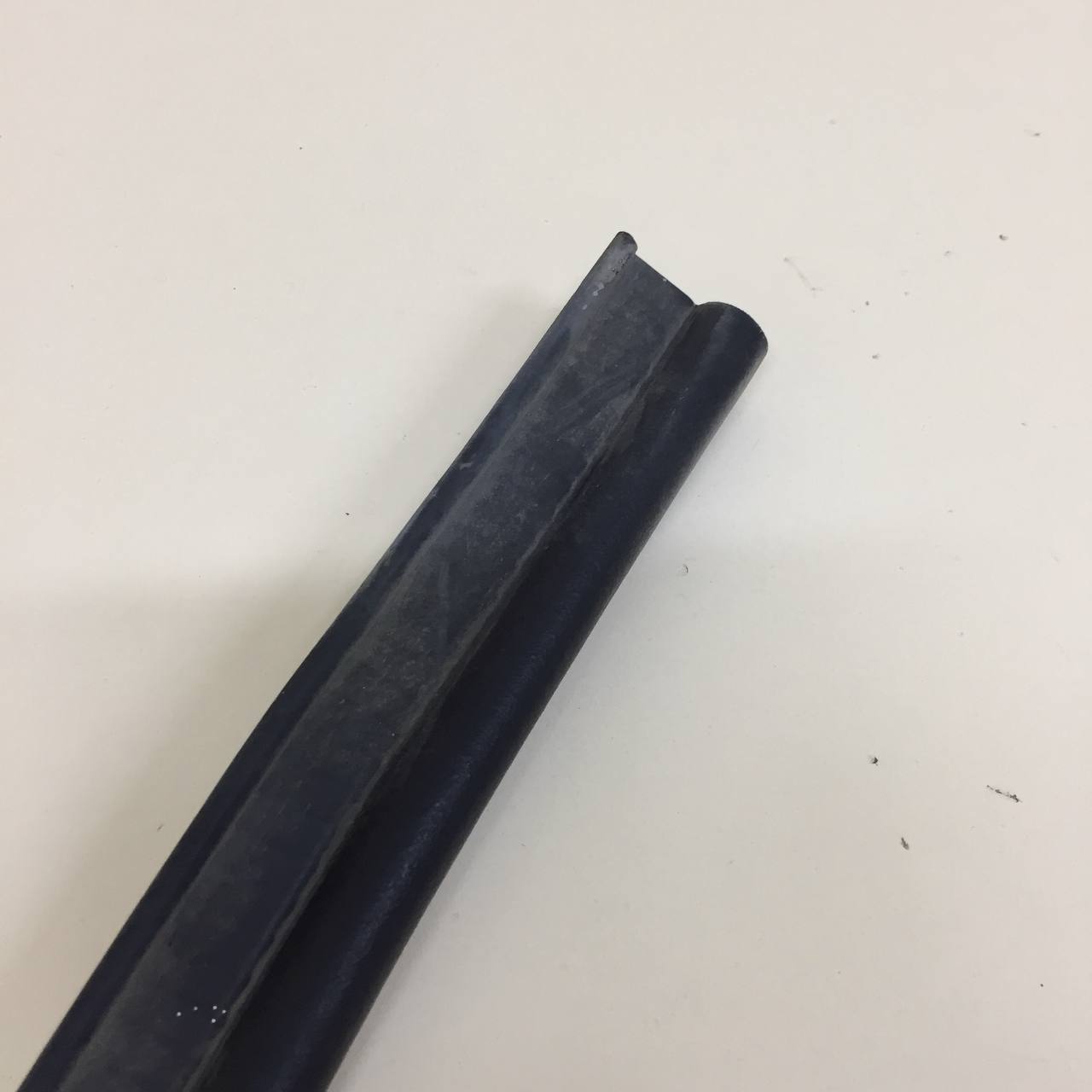 Уплотнитель багажника Renault Sandero Stepway (5S) 2014-2022