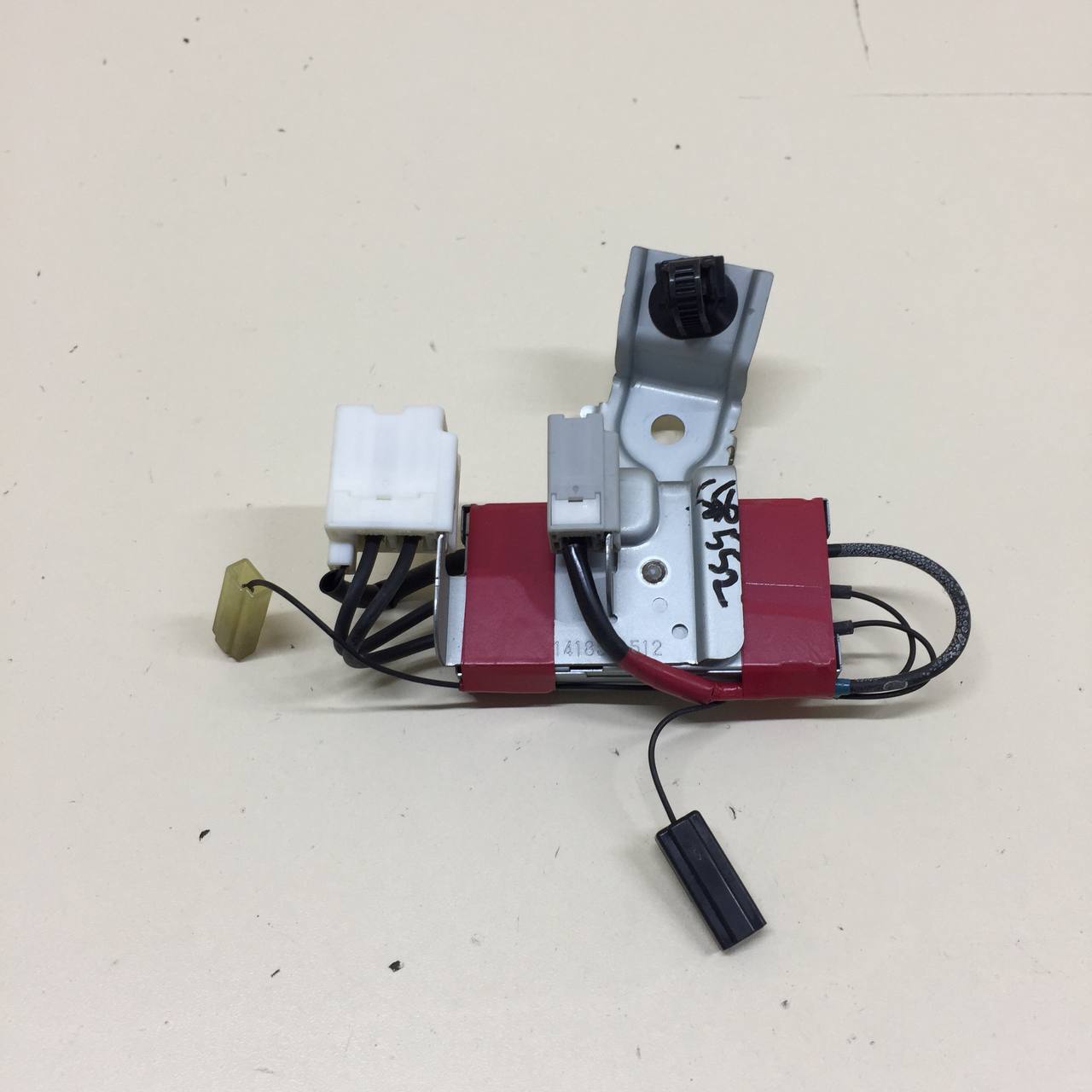 Антенна Toyota Land Cruiser Prado (J150) 2009-2022 Антенна Toyota Land Cruiser Prado (J150) 2009-2022