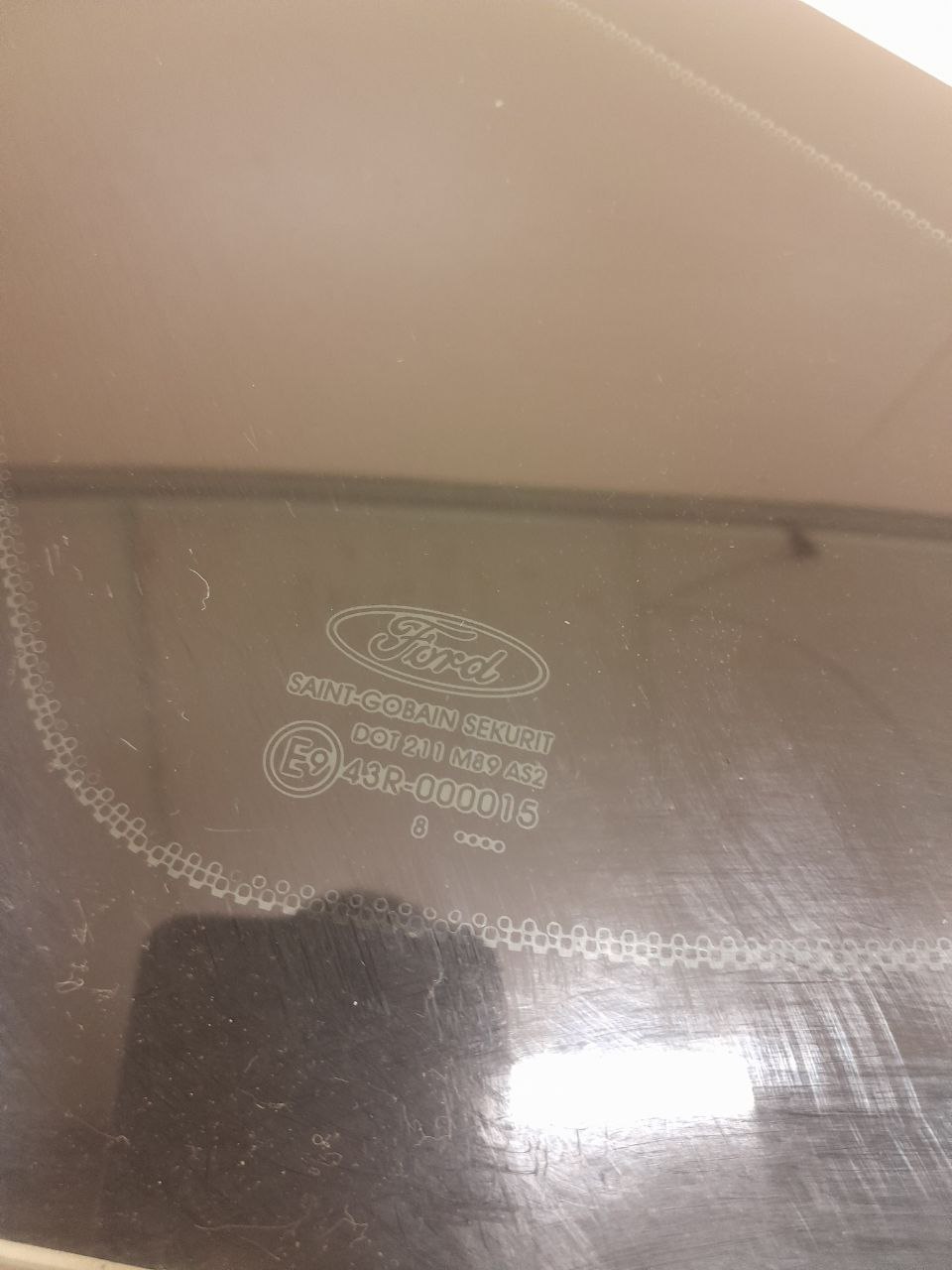 Стекло кузовное глухое левое Ford Focus 2 (DB) 2008-2011