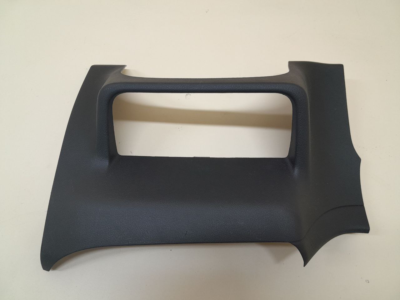 Накладка (кузов внутри) Mitsubishi Outlander (GF) 2012>