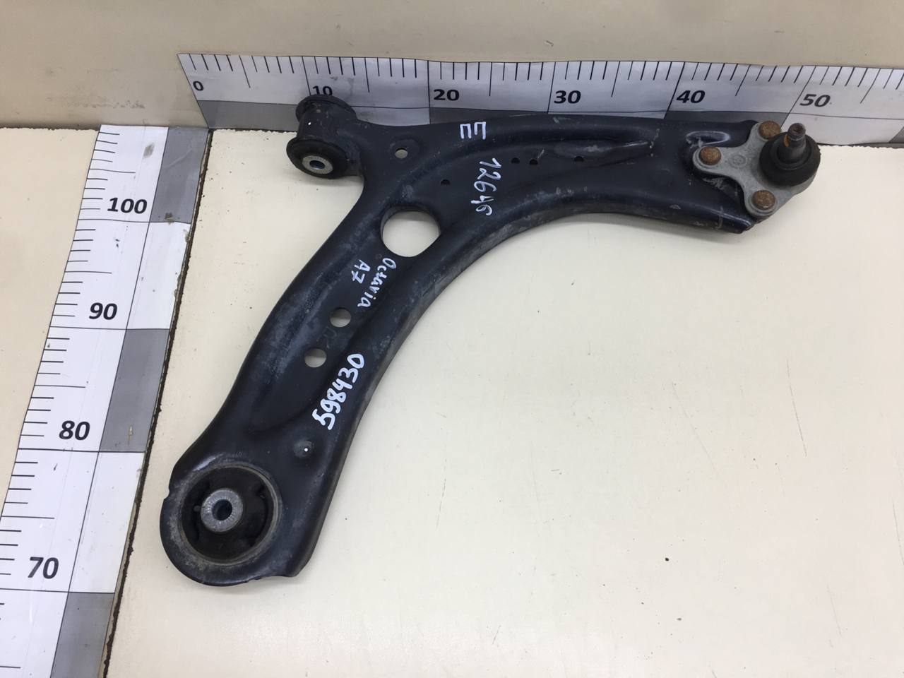 Рычаг передний правый Skoda Karoq 2017>