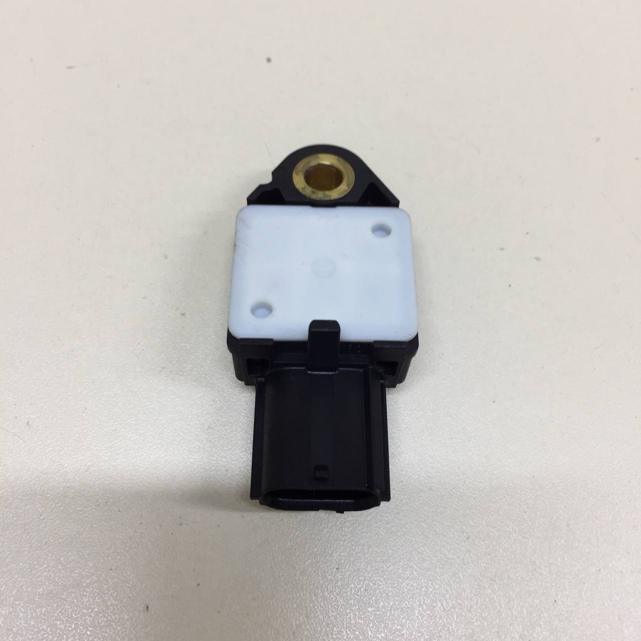Датчик AIR BAG Toyota Corolla E150 2006-2013 Датчик AIR BAG Toyota Corolla E150 2006-2013