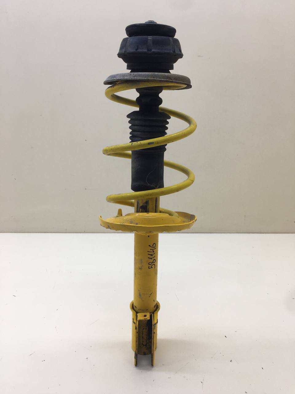 Амортизатор передний Renault Logan (2) 2014>