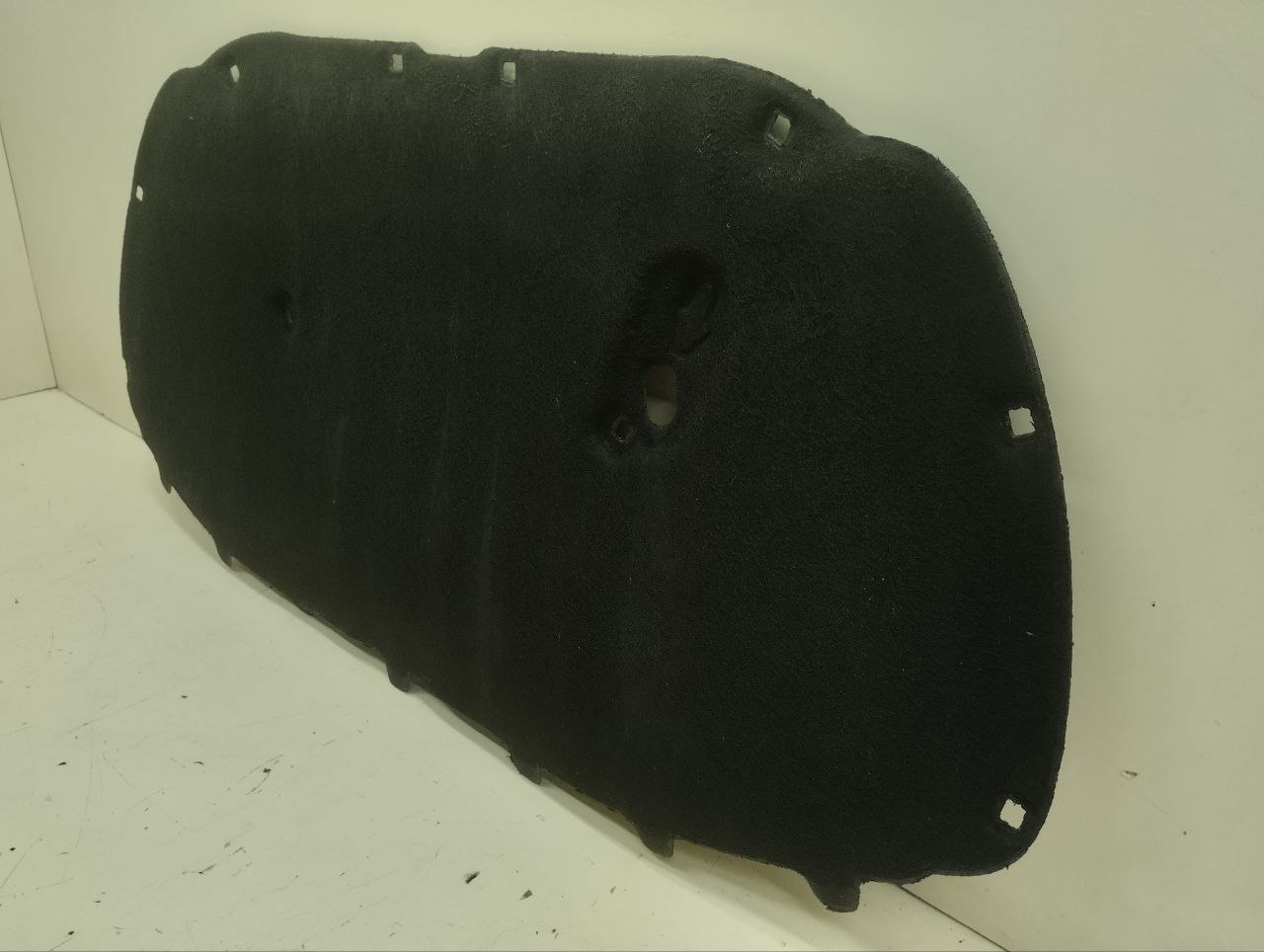 Шумоизоляция капота Volkswagen Polo (MK5) 2011-2020 Шумоизоляция капота Volkswagen Polo (MK5) 2011-2020
