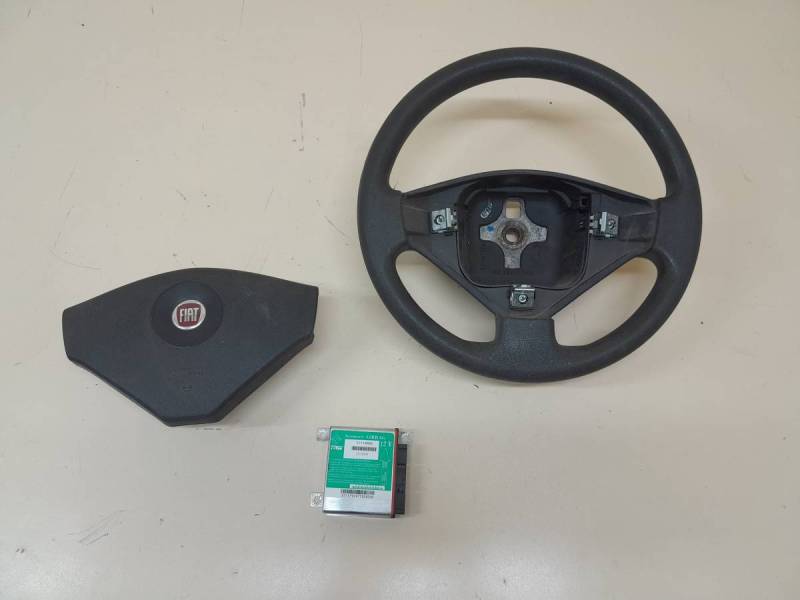 Подушка безопасности в рулевое колесо Fiat Albea 2002-2012