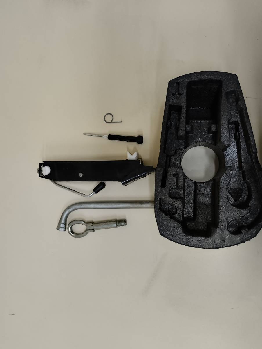 Ящик для инструментов Volkswagen Polo (MK5) 2011-2020 Ящик для инструментов Volkswagen Polo (MK5) 2011-2020
