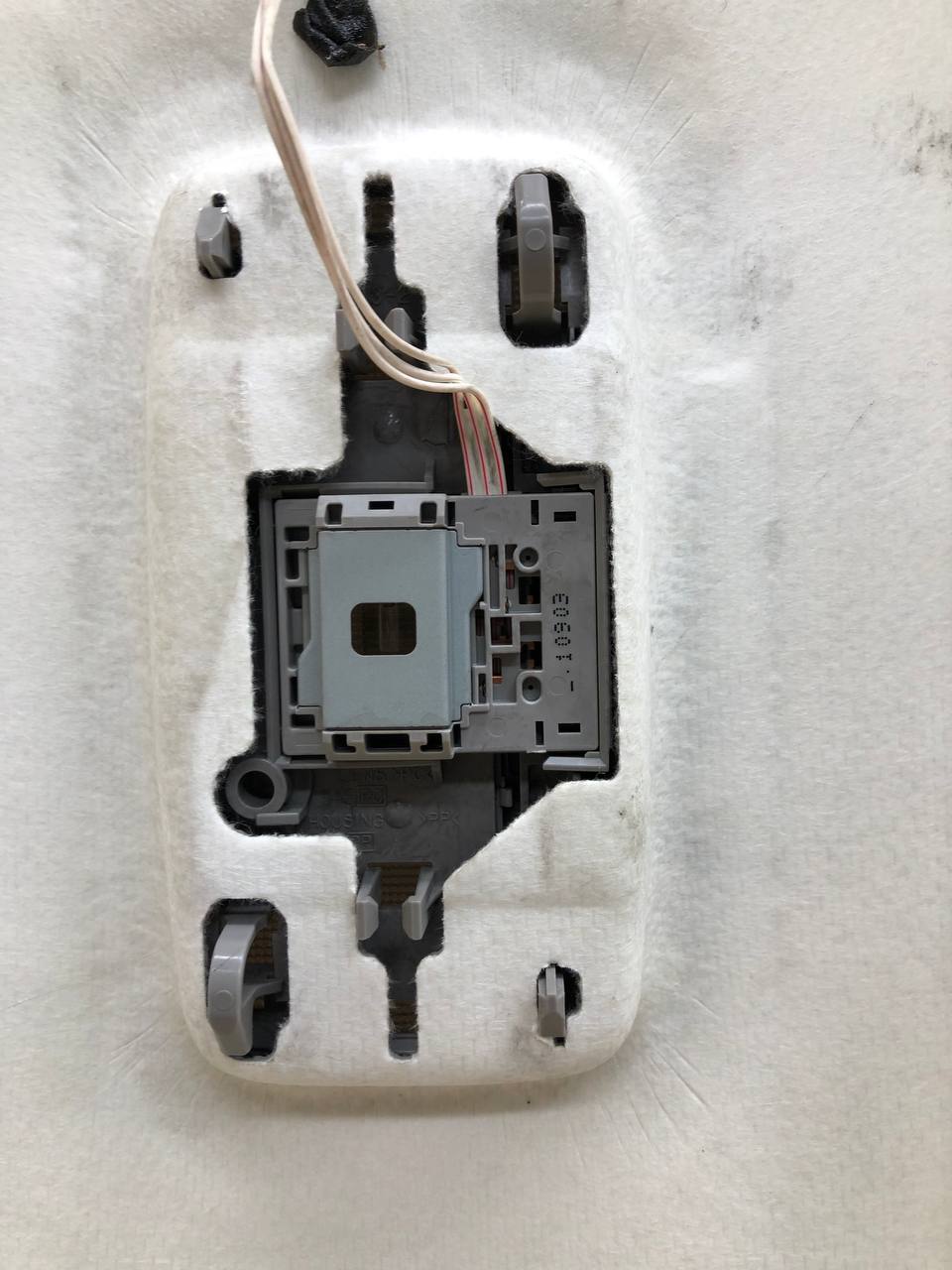 Обшивка потолка Toyota Rav 4 (A30) 2006-2013