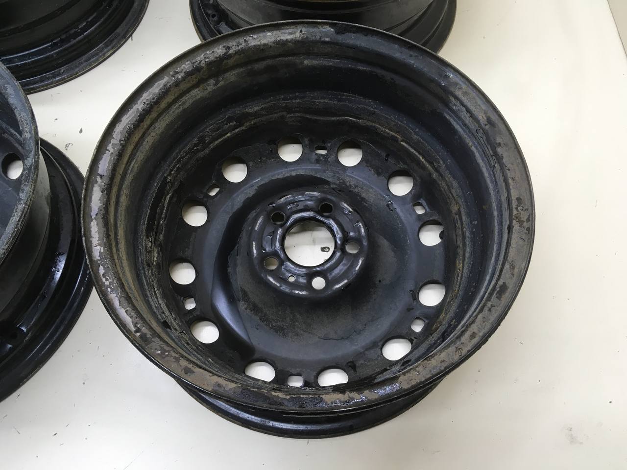 Диски к-кт R15 Штампованные