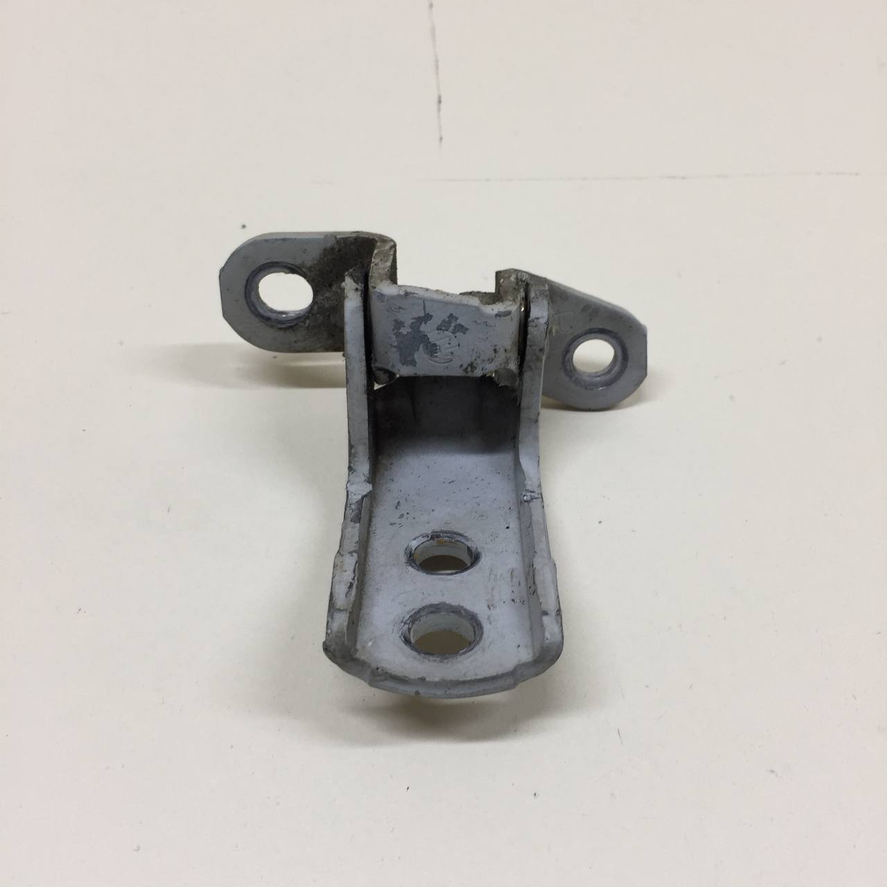 Петля двери передней правой верхняя Toyota Corolla E120 2001-2007 Петля двери передней правой верхняя Toyota Corolla E120 2001-2007