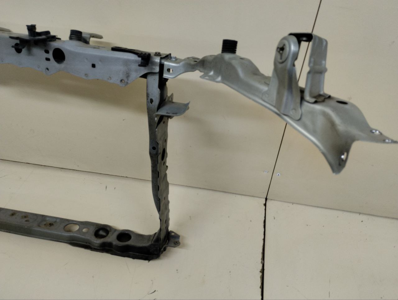 Панель передняя Toyota Auris (E150) 2006-2012 Панель передняя Toyota Auris (E150) 2006-2012