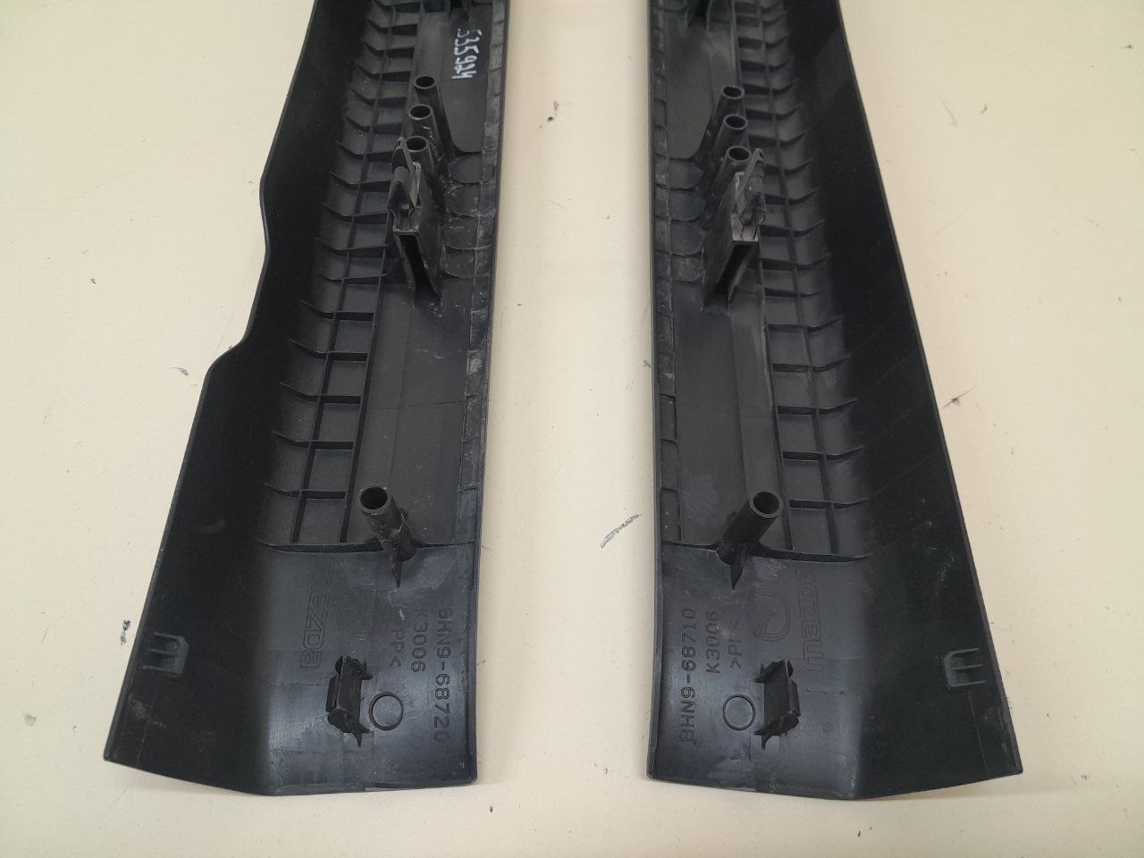 Накладка порога (внутренняя) Mazda Mazda 3 (BM) 2013-2016 Накладка порога (внутренняя) Mazda Mazda 3 (BM) 2013-2016