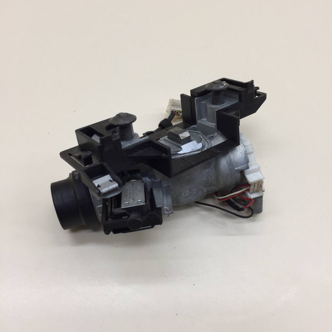 Замок зажигания Volkswagen Tiguan (5N1) 2007-2011 Замок зажигания Volkswagen Tiguan (5N1) 2007-2011