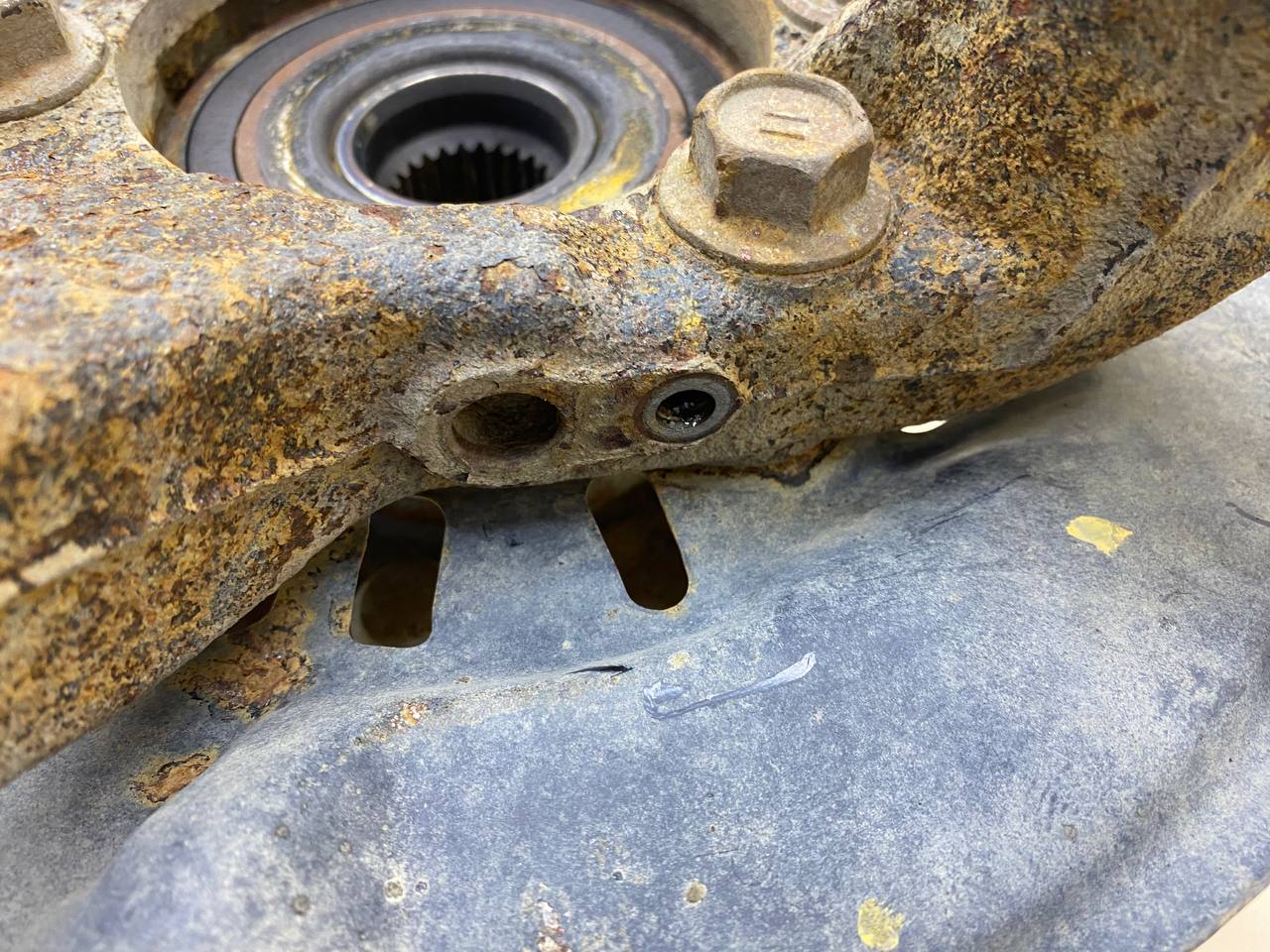 Кулак поворотный передний правый Toyota Corolla E150 2006-2013