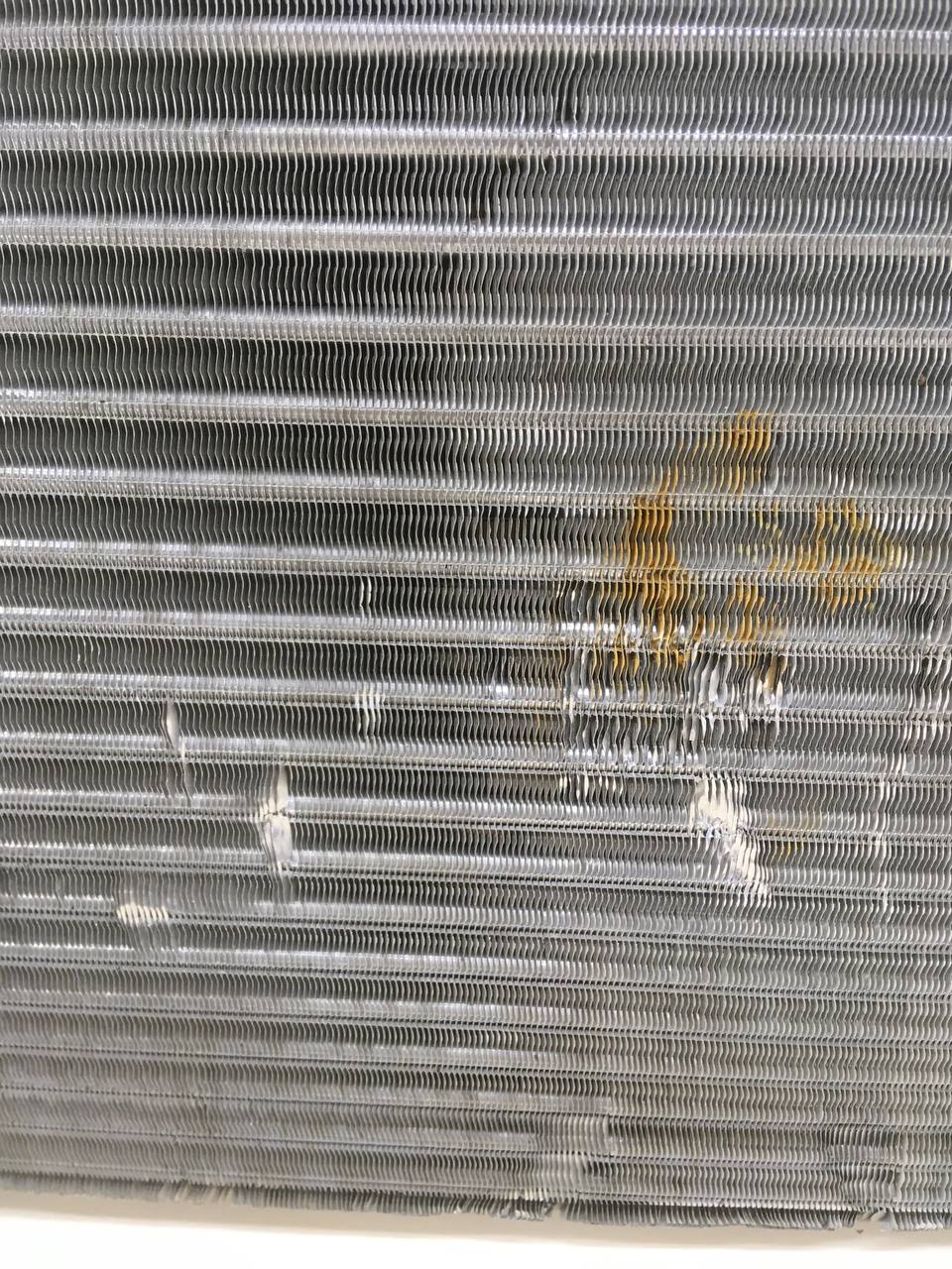 Радиатор охлаждения двигателя Lada Granta 2011>