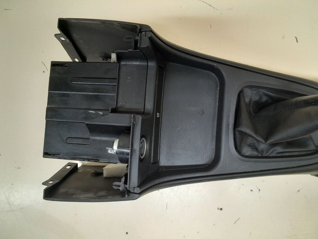 Консоль центральная Nissan Almera (N16) 2000-2006 Консоль центральная Nissan Almera (N16) 2000-2006