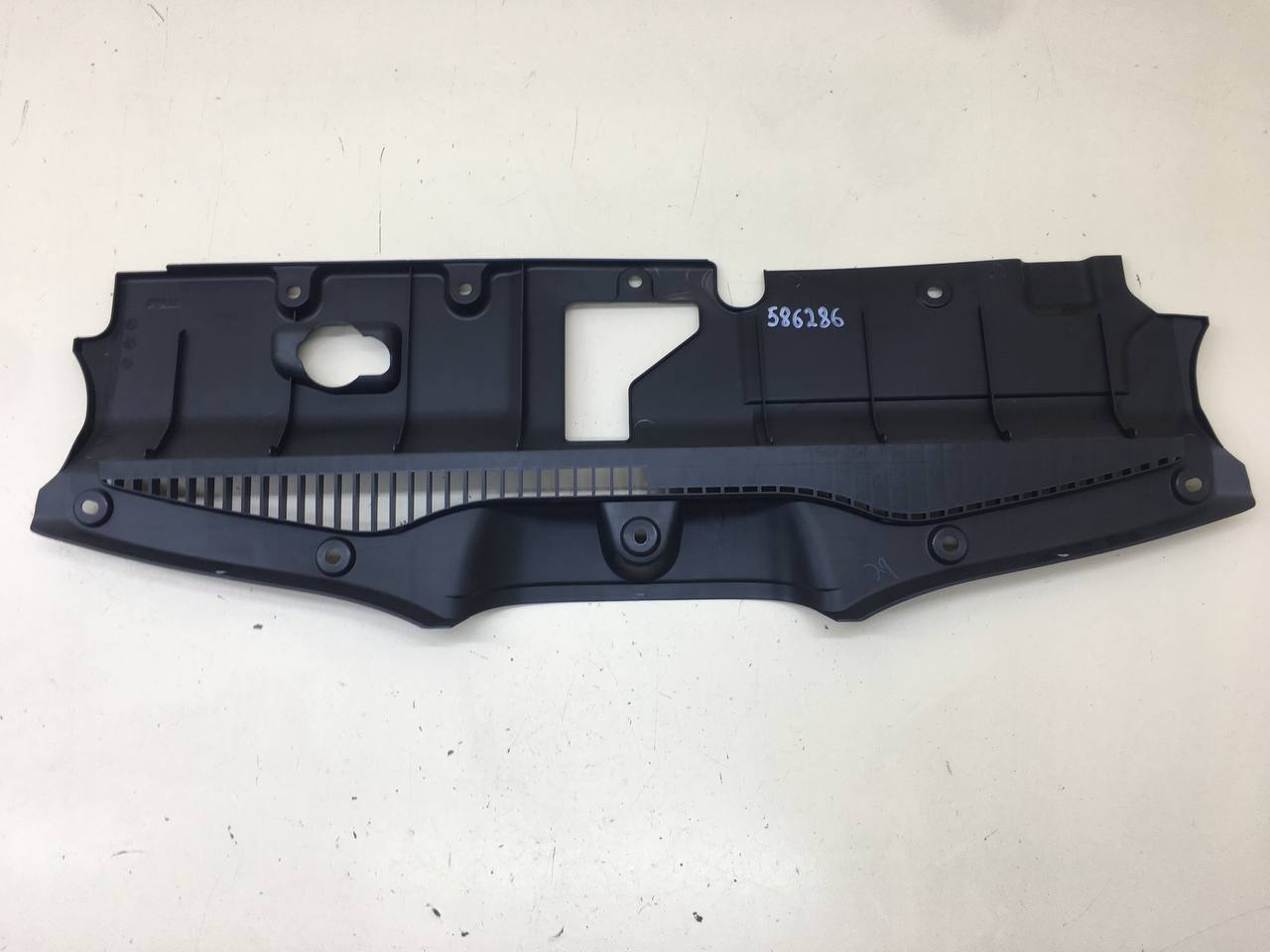 Кожух замка капота Subaru Tribeca (B9) 2004-2008