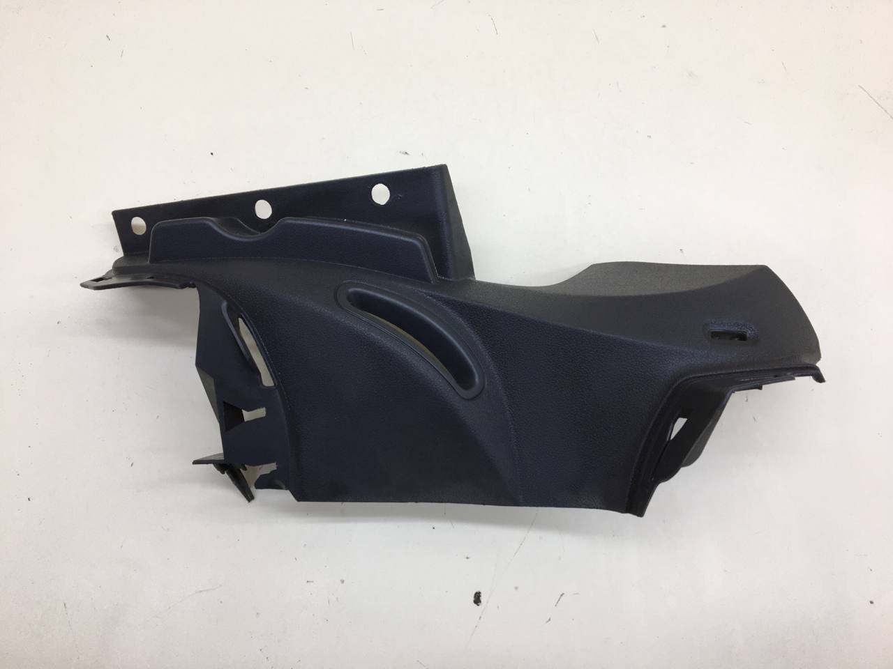 Держатель задней полки Ford Focus 2 (DA) 2005-2008