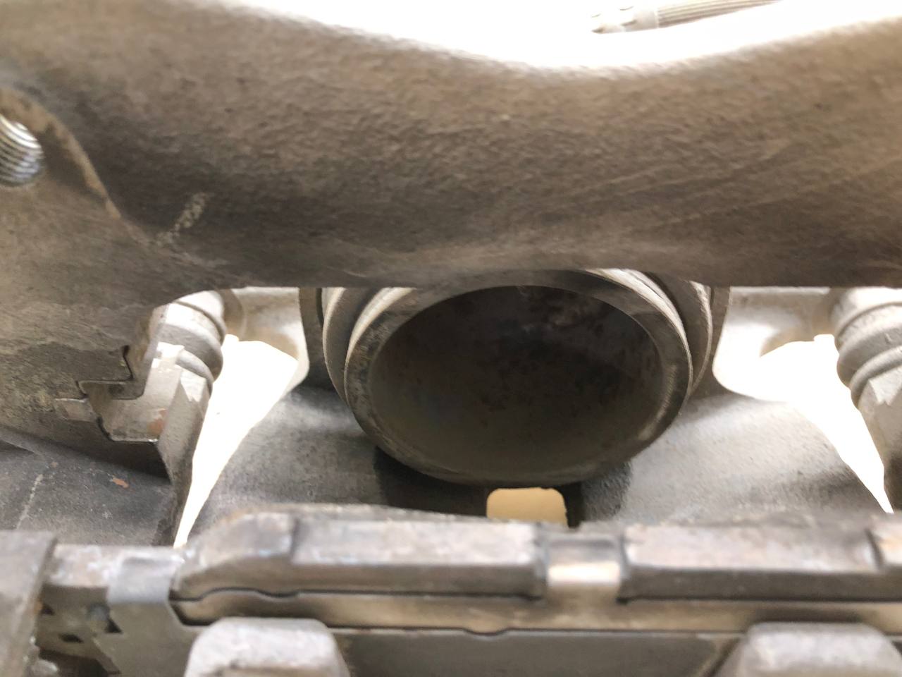 Суппорт передний правый Toyota Rav 4 (A30) 2006-2013