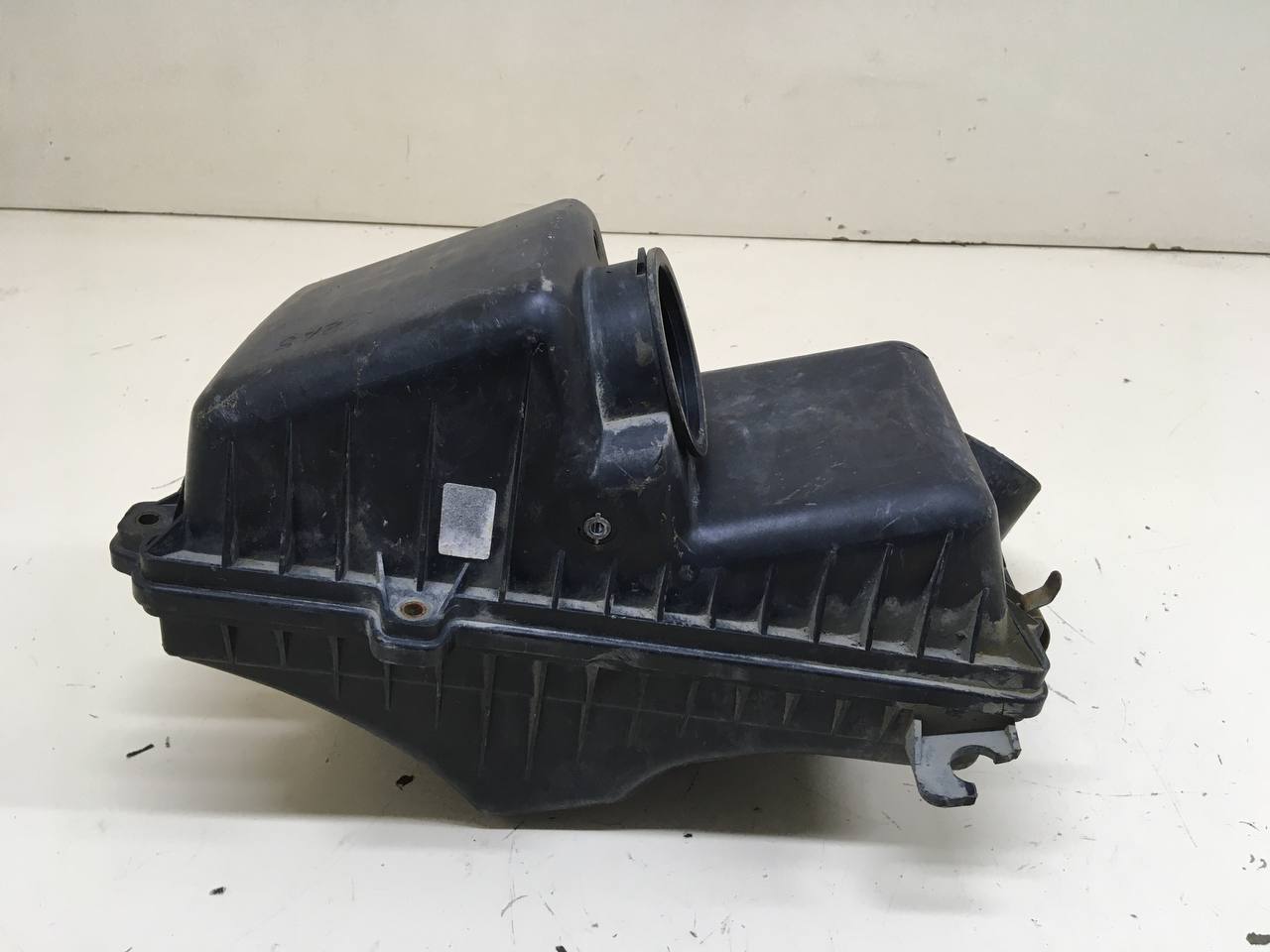 Корпус воздушного фильтра Kia Sephia 2001-2004