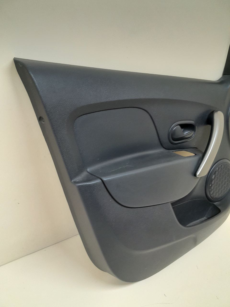 Обшивка двери передней левой Renault Logan (2) 2014> Обшивка двери передней левой Renault Logan (2) 2014>