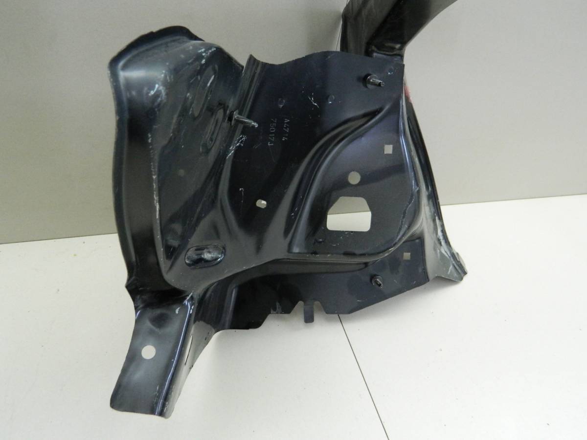 Кронштейн фонаря Peugeot 301 2013>