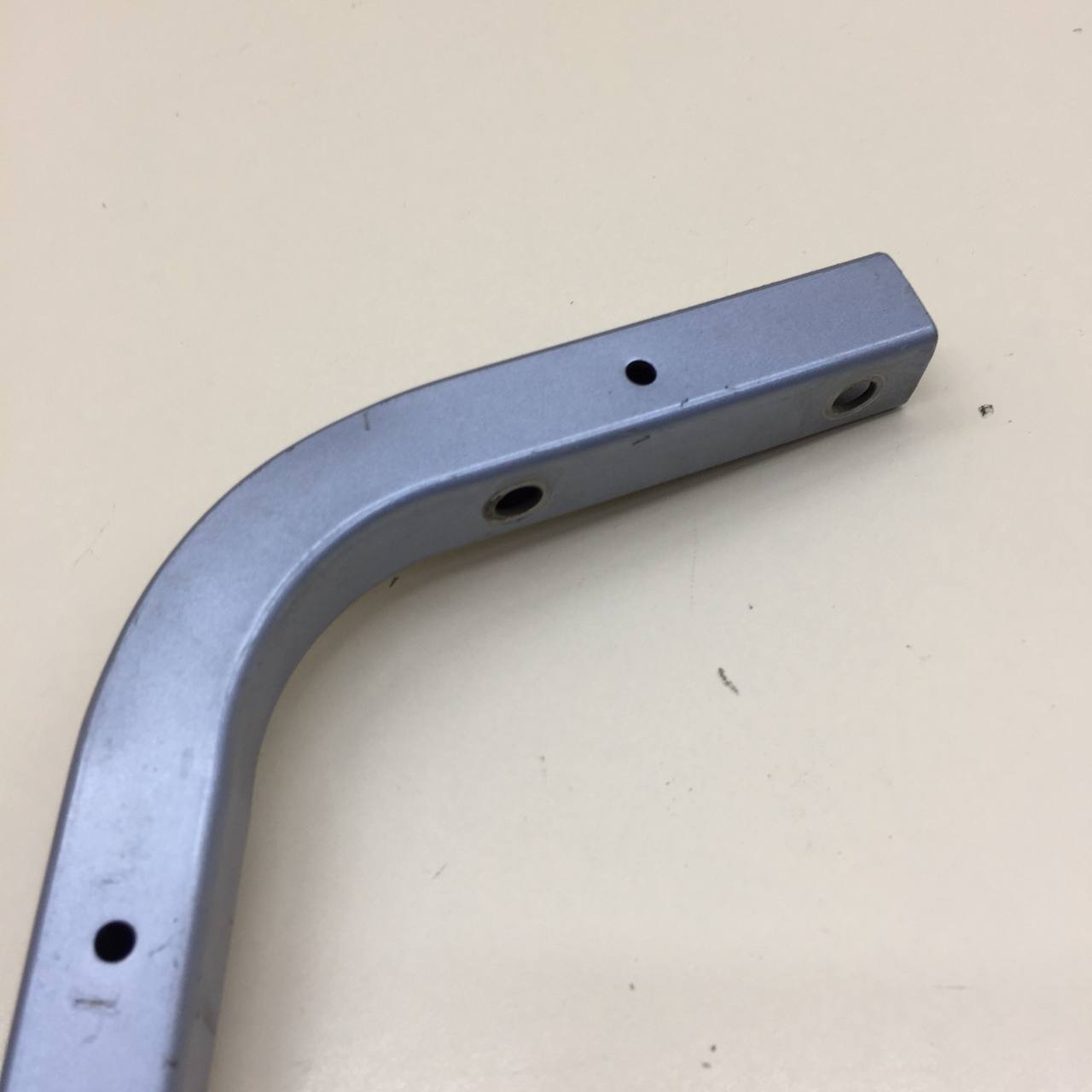 Петля крышки багажника Nissan Almera (N16) 2000-2006