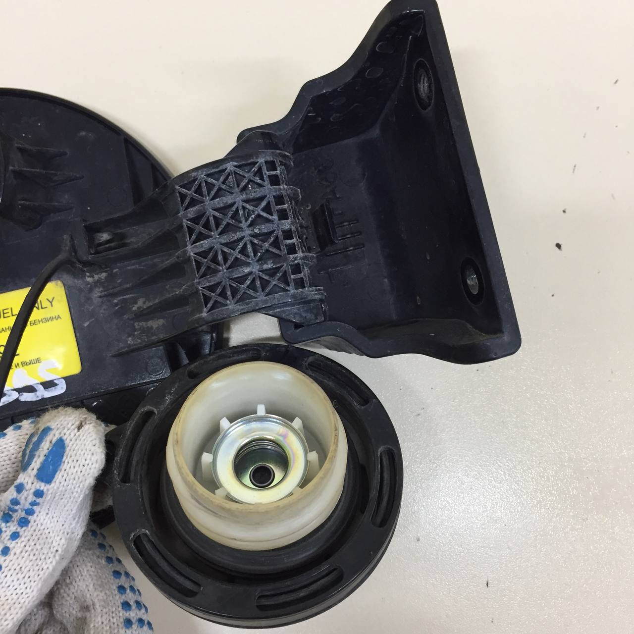 Лючок бензобака Hyundai Solaris (RB) 2010-2017