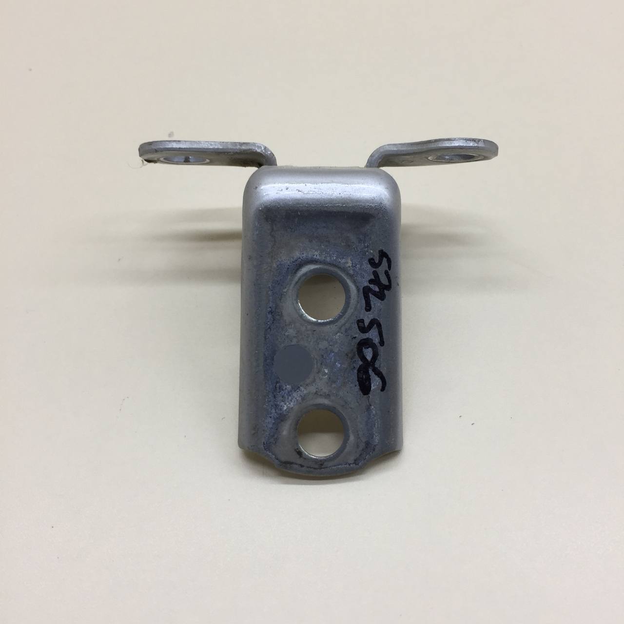 Петля двери задней правой нижняя Toyota Rav 4 (A30) 2006-2013